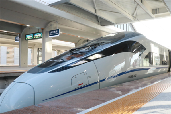 带娃买高铁票不连座引担忧！12306回应：购票优先分配连座 可尝试协调换座