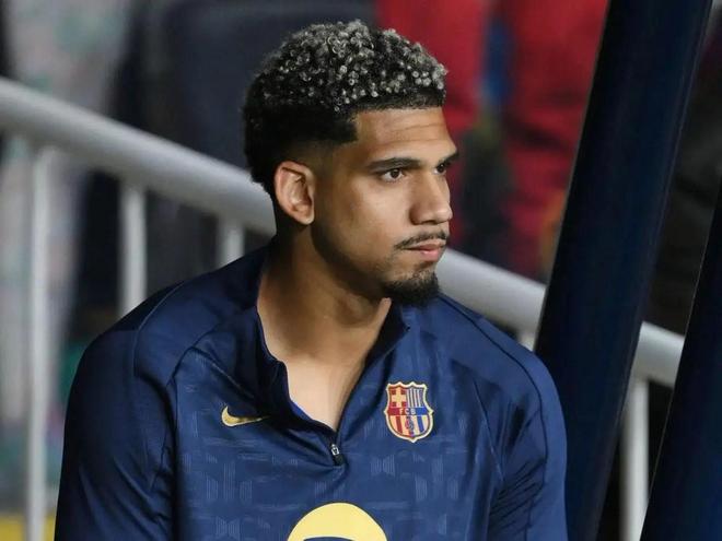 世体：阿劳霍已经参与了5次合练，但他因心理问题未做好归队准备