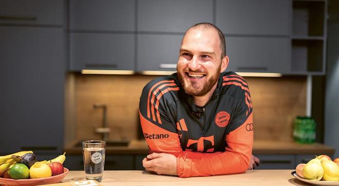 拜仁营养师：全队通常每天进行两次共餐，比赛日时会翻倍