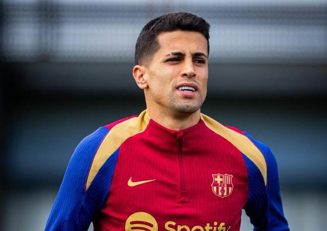 记者：巴萨将在西超杯决赛结束后官宣坎塞洛，目前专注于比赛