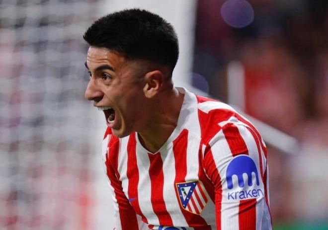 记者：帕尔梅拉斯已经就引进阿尔马达开出正式报价