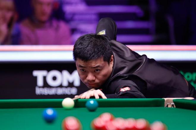 斯诺克大师赛：丁俊晖2-6不敌特鲁姆普无缘八强，后者将战马克-艾伦