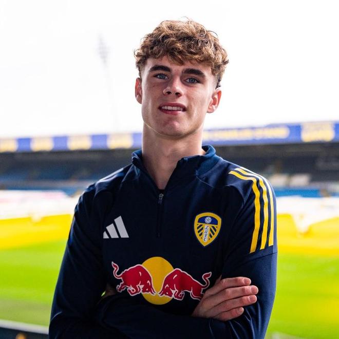 利兹联官方：哈里-格雷被外租至罗瑟汉姆；他是阿奇-格雷的弟弟