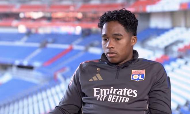 恩德里克：丰塞卡像个“超级父亲”；9号球衣对我意义重大