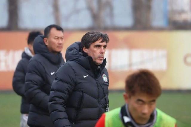 河南俱乐部一线队完成体检，冬训备战正式展开