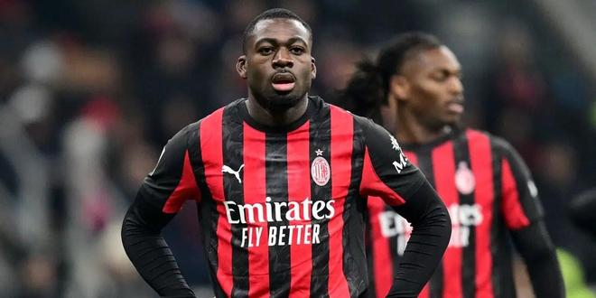 斯基拉：加拉塔萨雷给福法纳500万年薪，米兰要价至少3000万