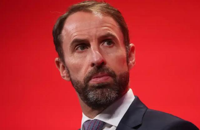 索斯盖特：权力斗争是豪门主帅下课根源，manager头衔很重要