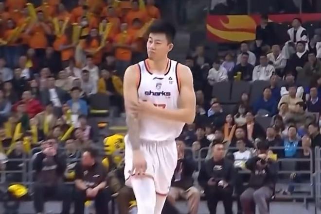 攻防俱佳+赛季新高，张镇麟22分钟砍22+3助上海40分大胜广东