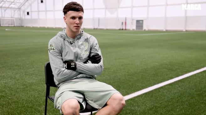 阿莱士-希门尼斯：入选西班牙队是我的梦想；阿韦洛亚很优秀