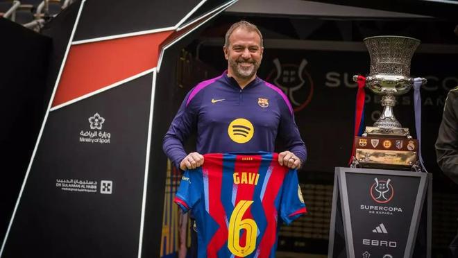 世体：巴萨正敲定新的球衣赞助协议，球衣背面或迎来商业化