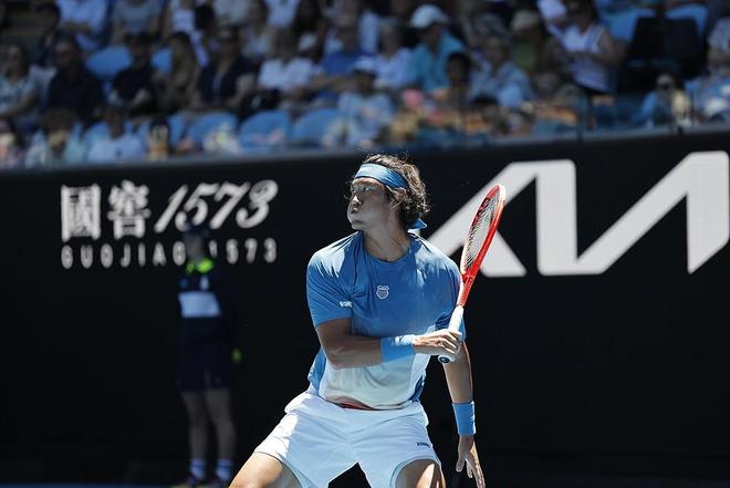 张之臻0-3被18号种子塞伦多罗横扫，遭遇澳网一轮游