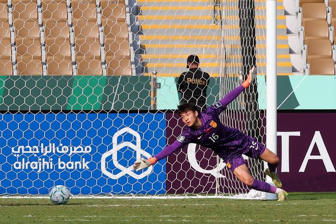 球迷态度：颜王刘三人均已34+，李昊今年能否接班国足一门？