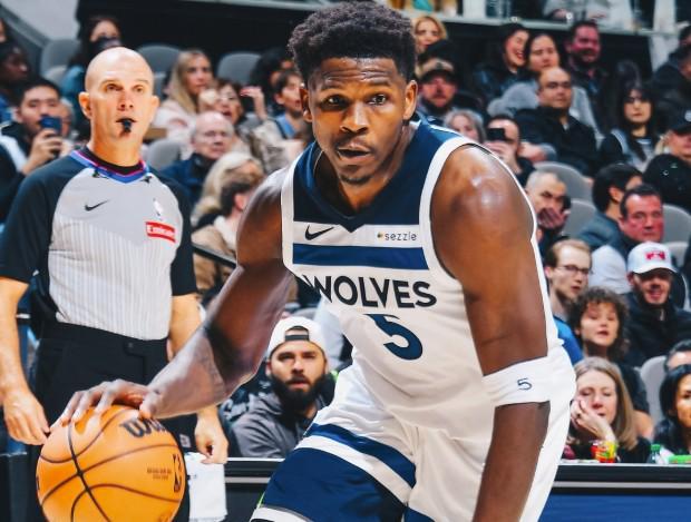 成空砍了，爱德华兹33中19砍下55分但球队仍然输球