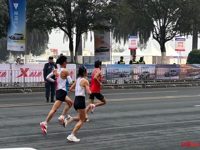 张水华辞职后首战，获得重庆马拉松国际第六名