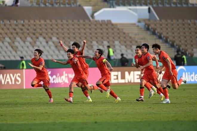 演员杨志刚：看球20多年我泪流满面，愿中国足球触底反弹