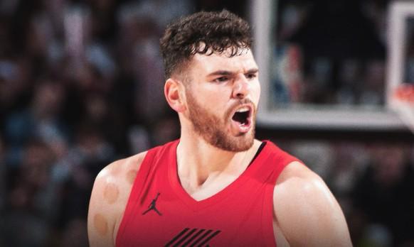 未来之星，克林根是09年以来砍至少20分15板最年轻的开拓者球员