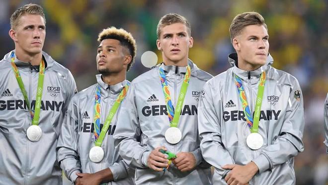 彼得森：参加2016里约奥运期间没事干，我们在酒店房间抽水烟