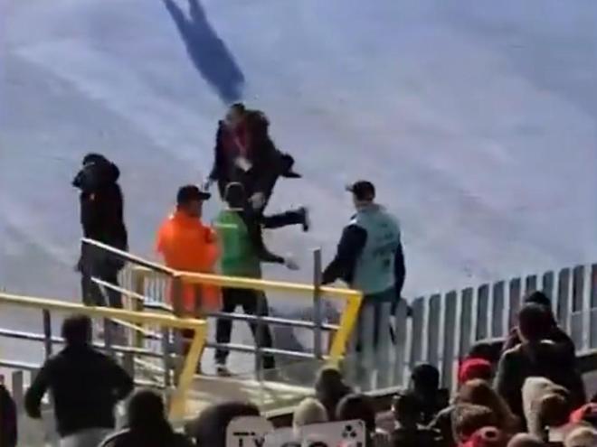 没完没了？摩洛哥球队维达德比赛中安保试图抢夺对手门将毛巾