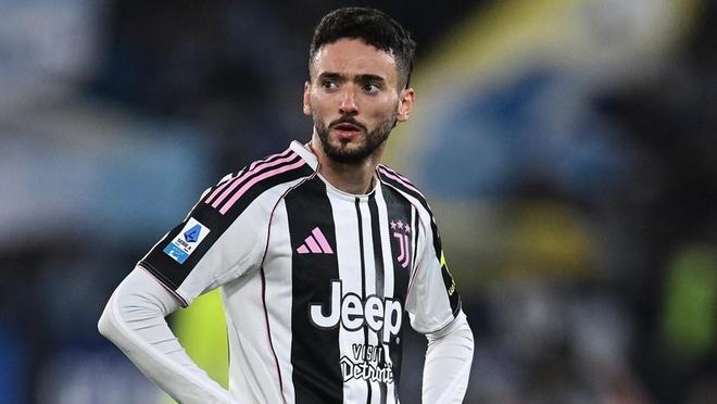 斯基拉：若昂-马里奥不想离开尤文，他想努力赢回自己的位置