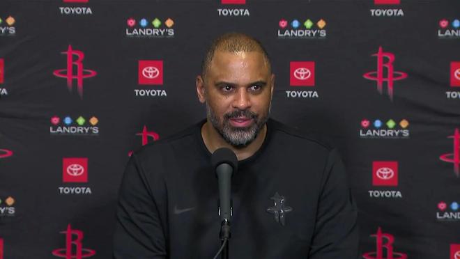 乌度卡：我们防守端有时过于激进；申京今晚的出手选择很出色