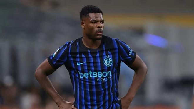 国米跟队：邓弗里斯两周内恢复合练，有望在2月中旬下复出