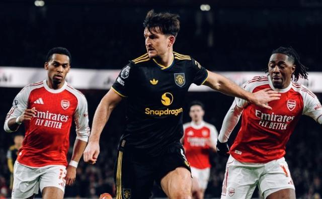 斯科尔斯：马奎尔的逆境反击让人难以置信，他看起来又年轻了