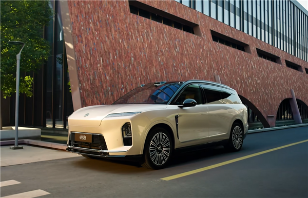 蔚来行业首发智能场景车控功能：手机摇一摇 自动开闭前后备箱