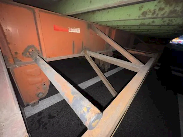 车轴一拆 费用猛降！高速逃费团伙偷逃60多万通行费被查